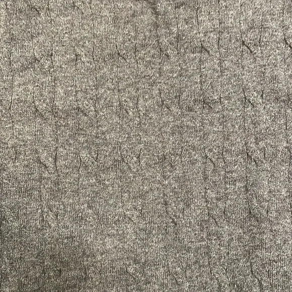 Cable Knit sweater - Picture 7 of 7